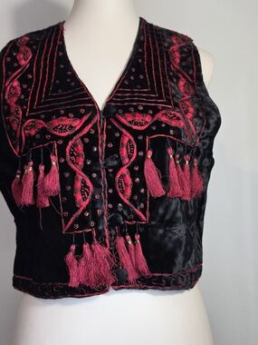 Vintage Scott Taylor Boho Hippie Embroidered Black And Red Vest Size Small